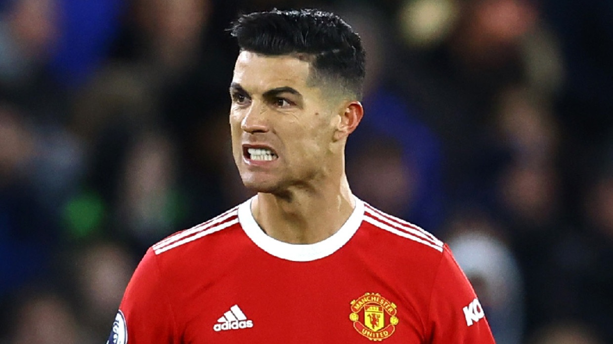 Ronaldo: 'MU phan boi toi' hinh anh