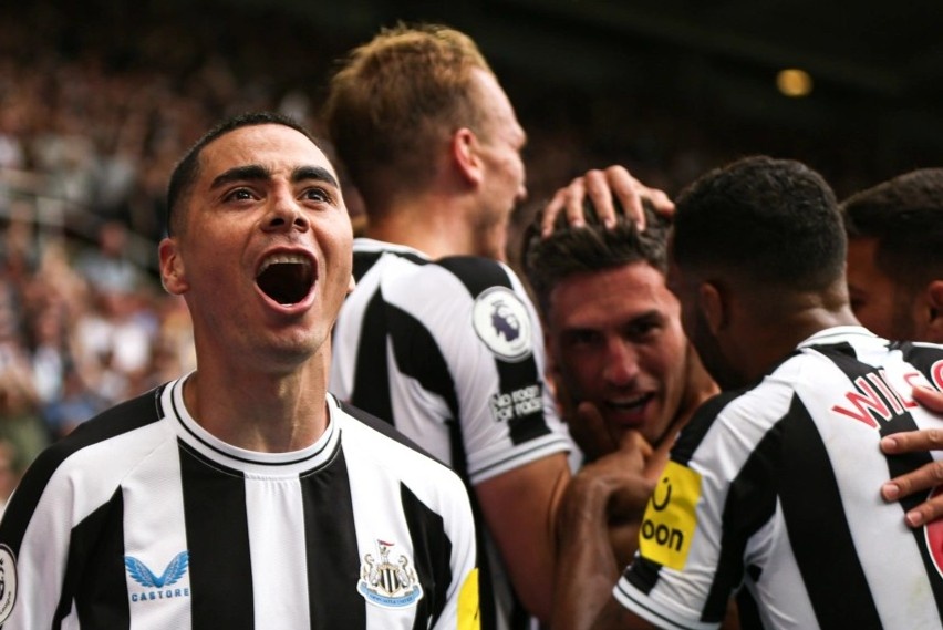 Mua chuyen nhuong ky la cua Newcastle hinh anh