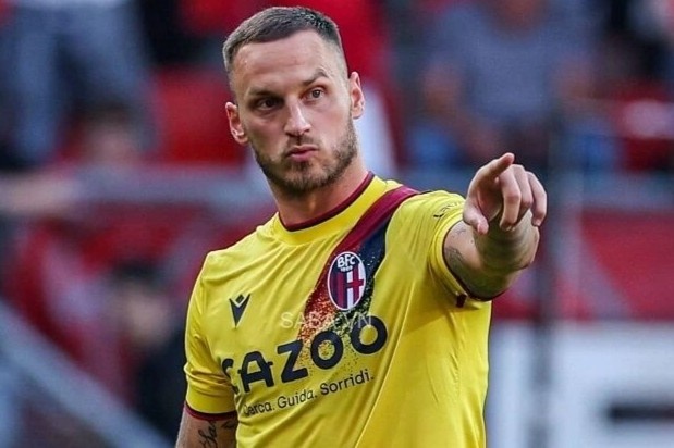 MU nhan cau tra loi vu Arnautovic hinh anh
