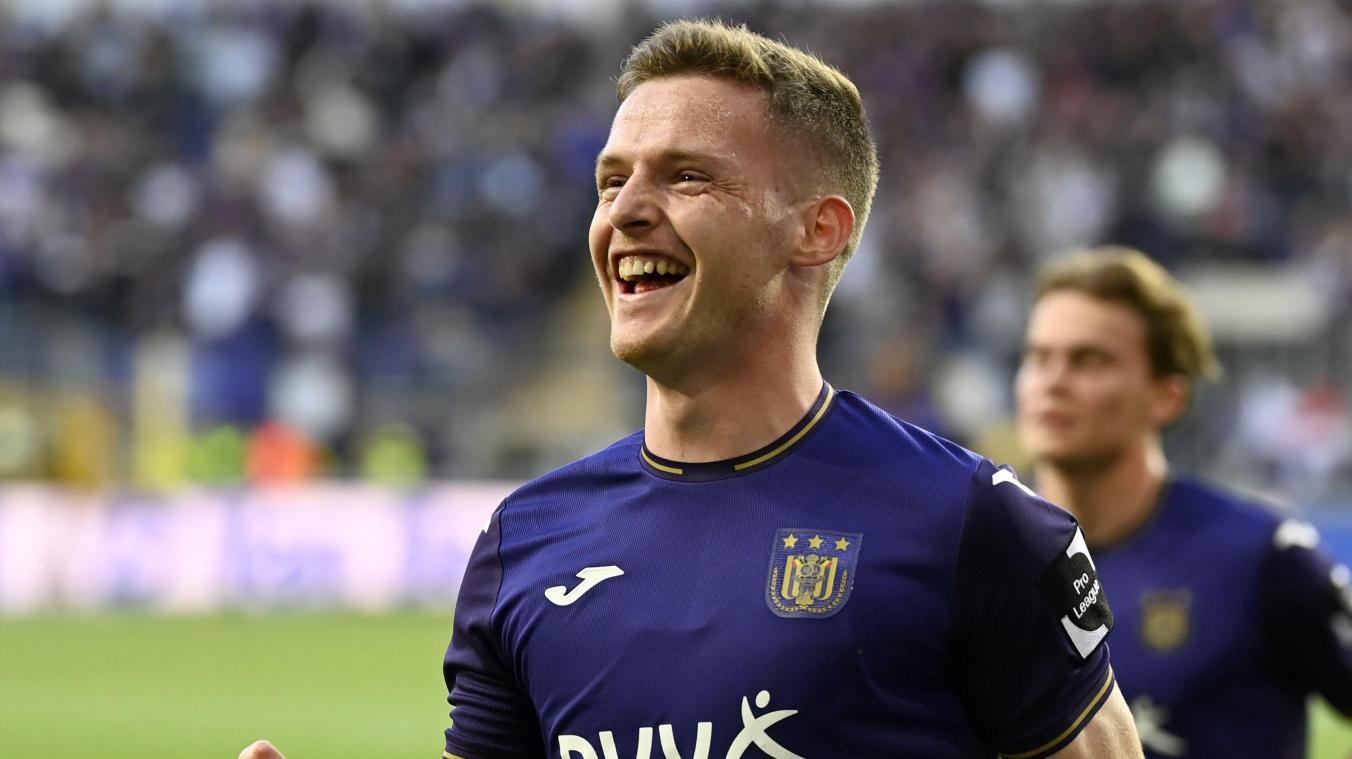 Man City sap co tan binh thu 4 hinh anh