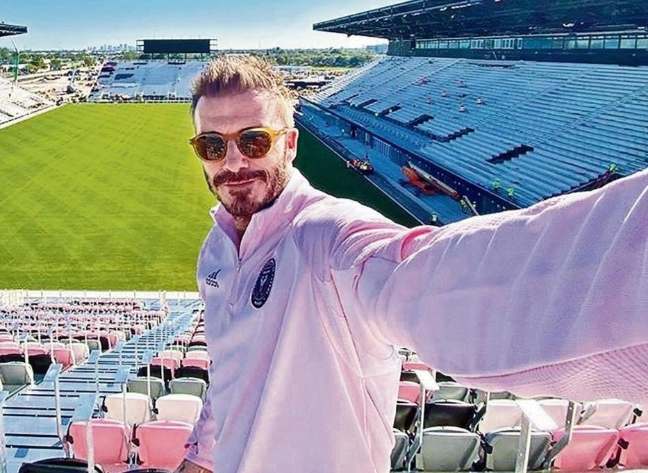 Beckham kiem bon tien nho kinh doanh bong da hinh anh