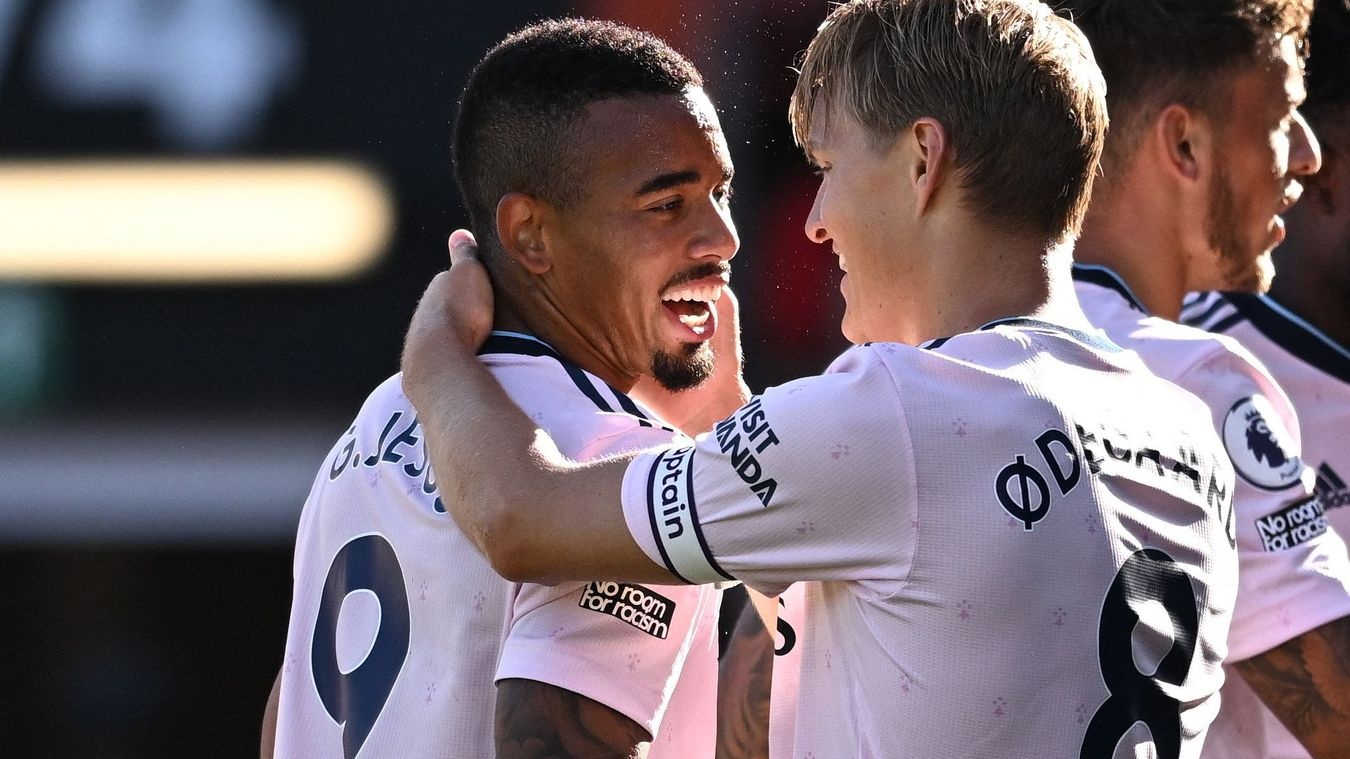 Arsenal chiem ngoi dau Ngoai hang Anh hinh anh