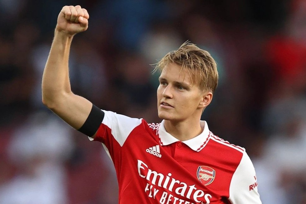 Ngoai hang Anh phai de chung voi Arsenal hinh anh