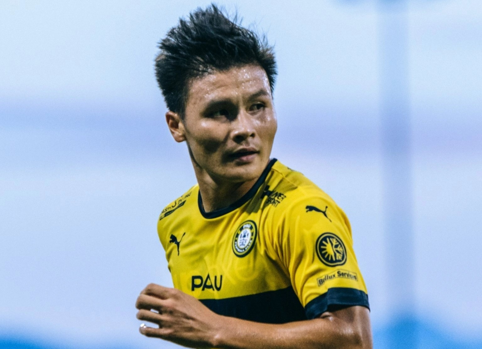 Quang Hai gap kho va bai hoc xuat ngoai tu nguoi Thai hinh anh