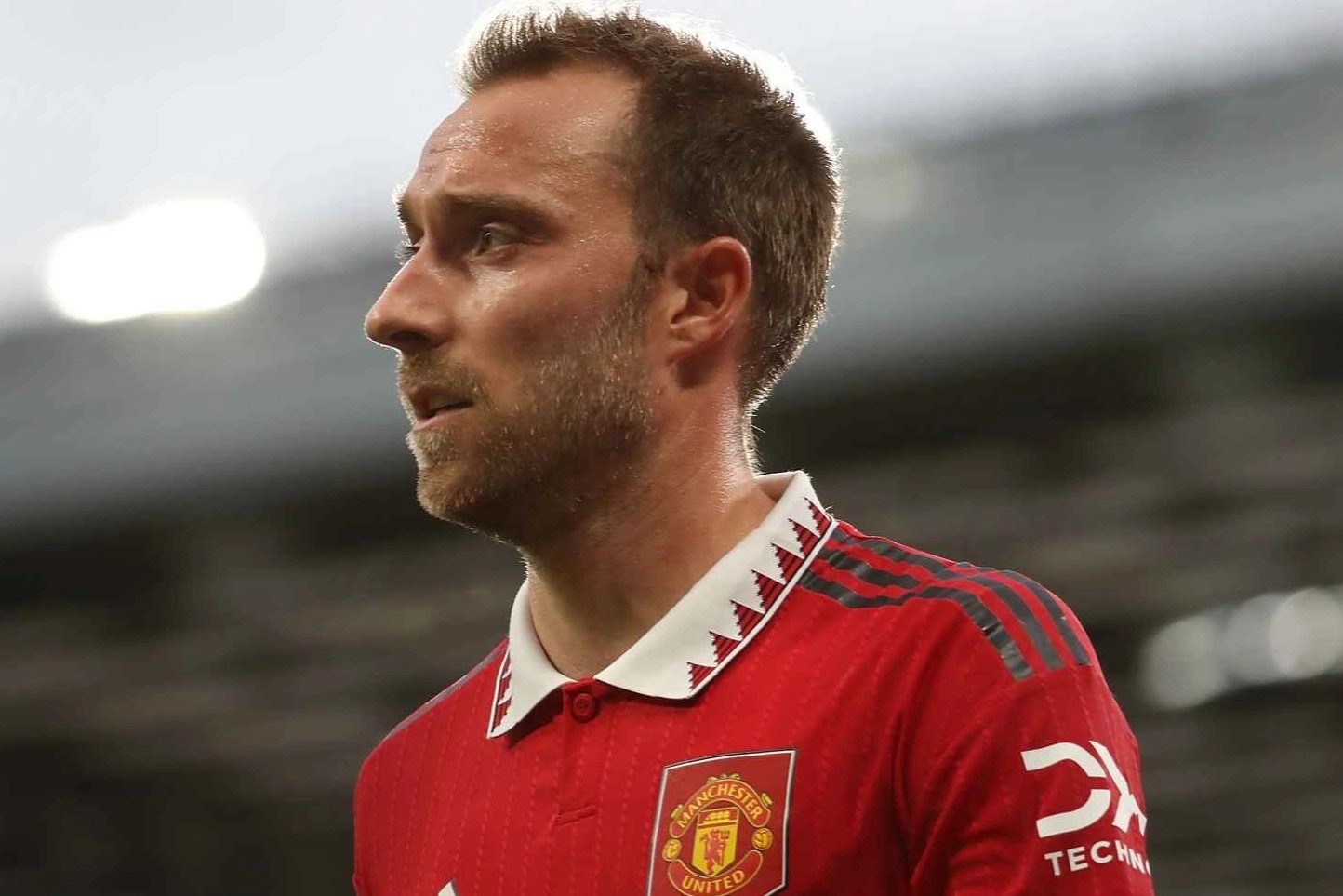 Eriksen giup MU quen di De Jong hinh anh