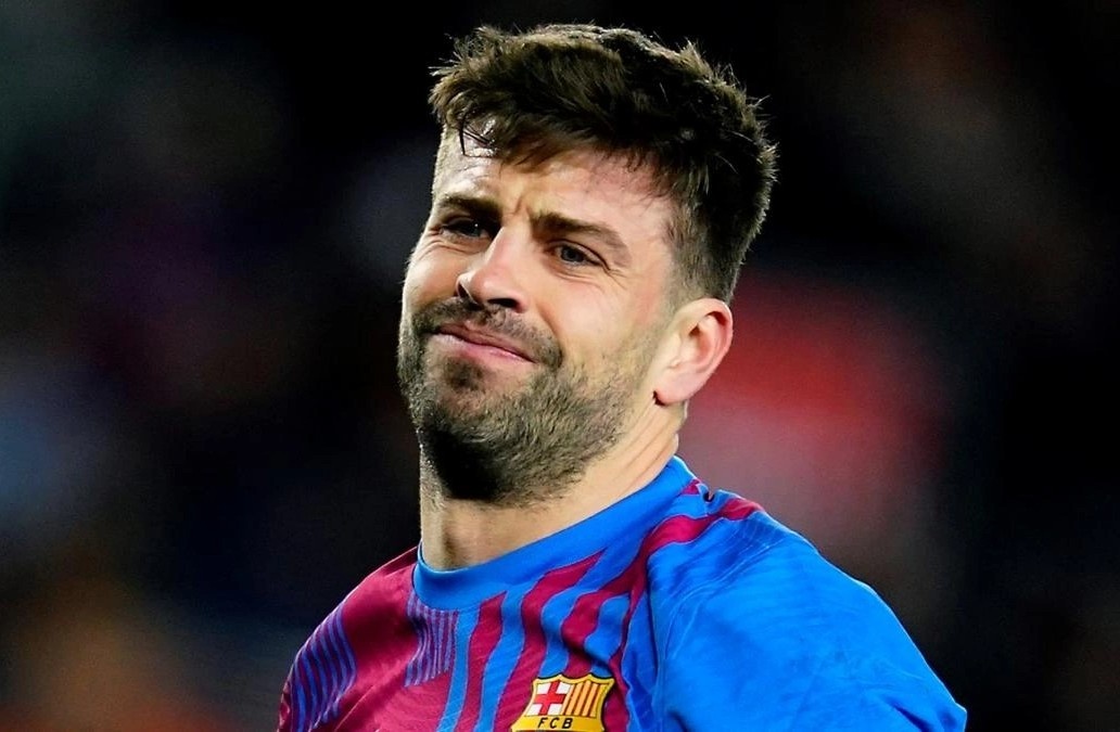 Barcelona co the cat hop dong voi Pique hinh anh