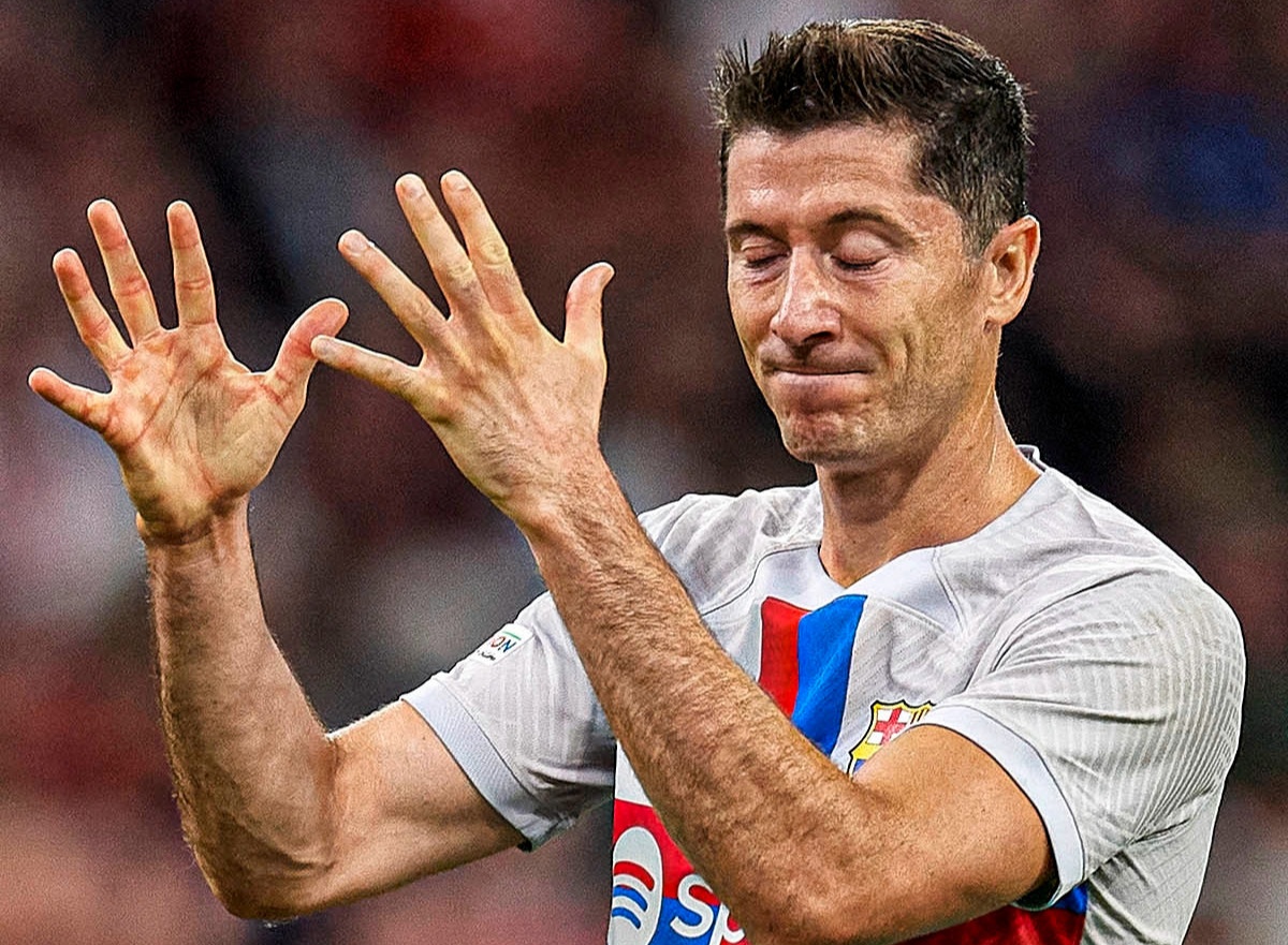 Barca tra gia vi su phung phi cua Lewandowski hinh anh