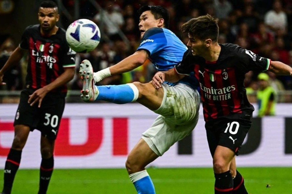 Sao Han Quoc toa sang giup Napoli dan dau Serie A hinh anh
