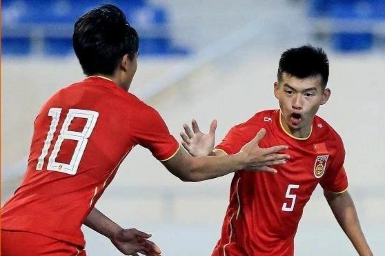 U20 Trung Quoc bi chi trich khi xep sau Viet Nam hinh anh