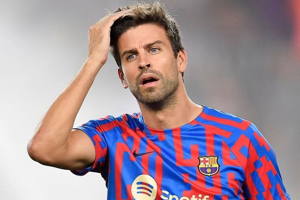 Cuu Chu tich Barca dong y tra Pique 142 trieu euro trong 5 nam hinh anh