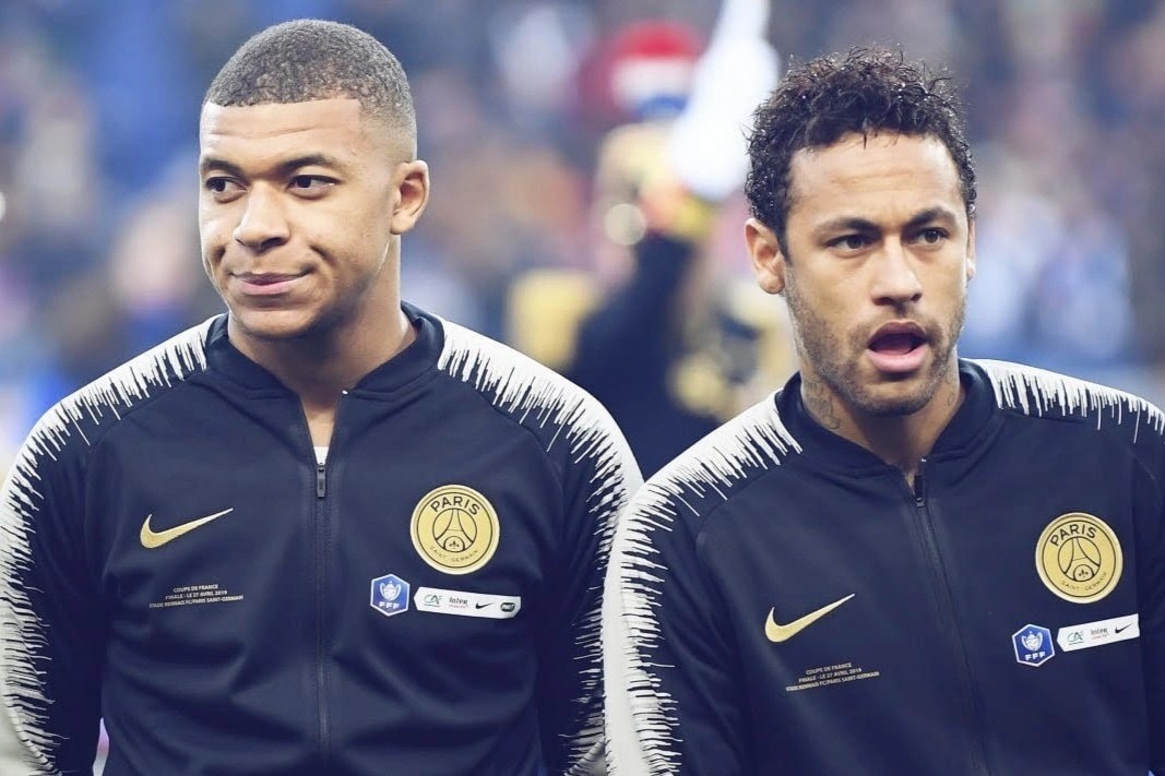 Neymar bo di khi duoc hoi ve Mbappe hinh anh