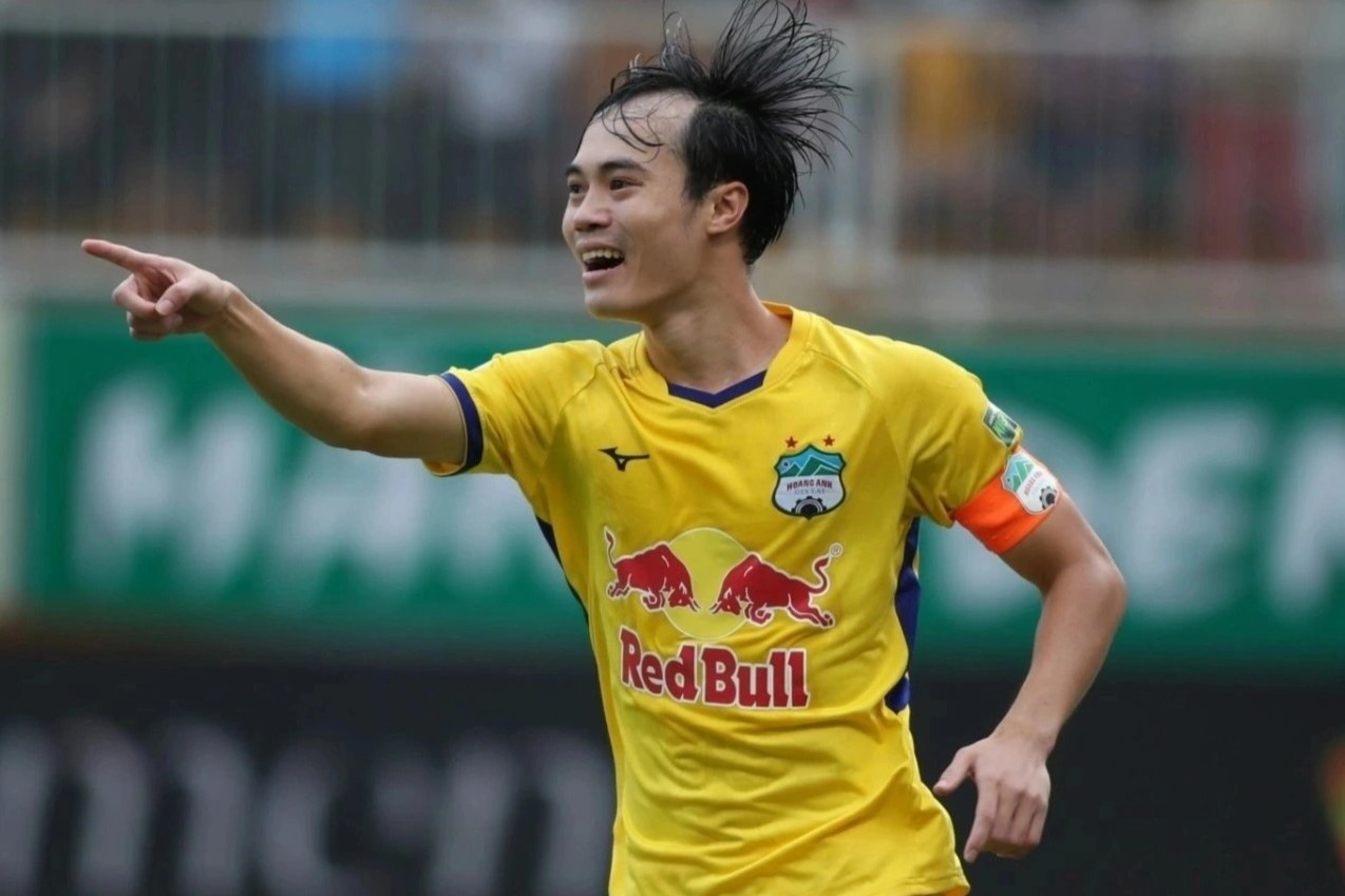 Van Toan toa sang giup HAGL ngat mach 10 tran khong thang hinh anh