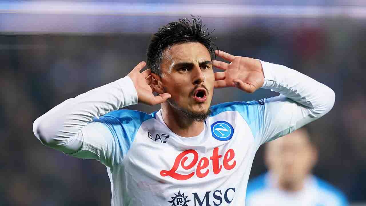 Napoli thang tran thu 9 lien tiep tai Serie A hinh anh