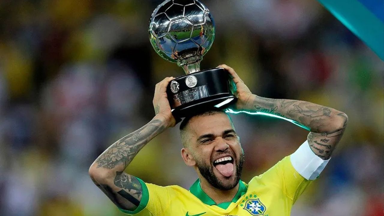 Dani Alves anh 1