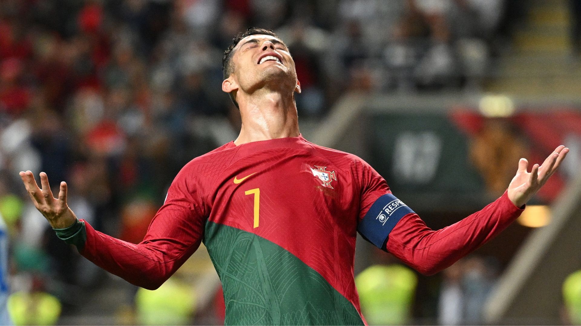 Vi tri phu hop cho Ronaldo o World Cup la ghe du bi hinh anh