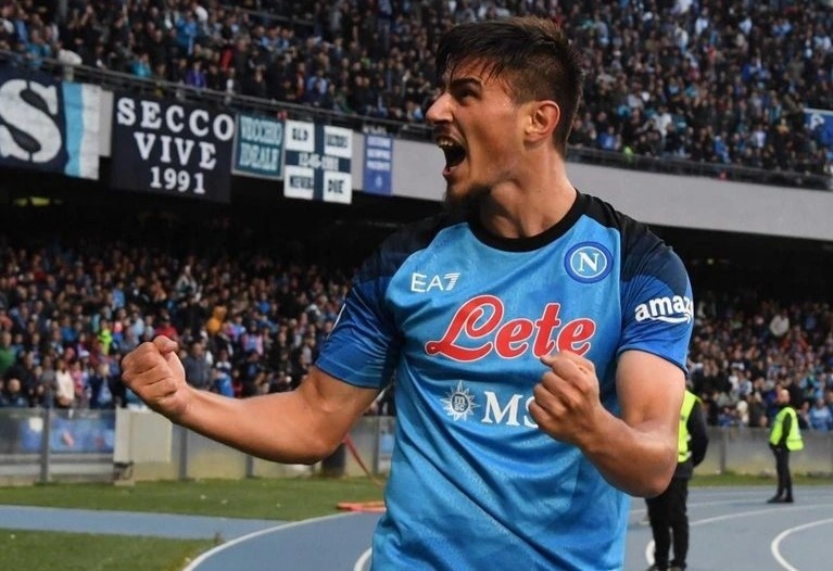 Napoli lap nhieu ky luc sau tran thang thu 11 lien tiep hinh anh