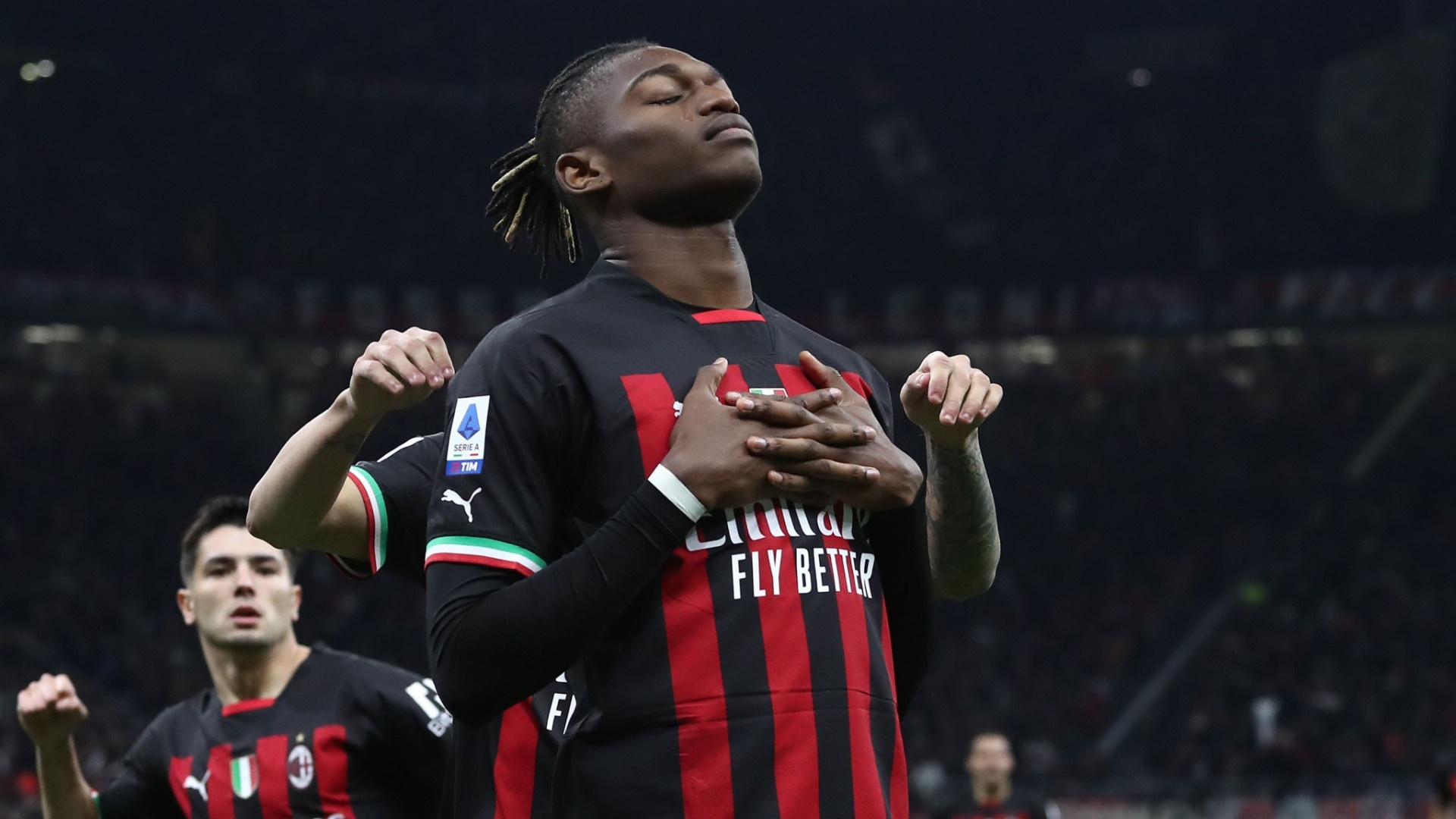 Sao Milan tai hien pha an mung cua Ronaldo hinh anh