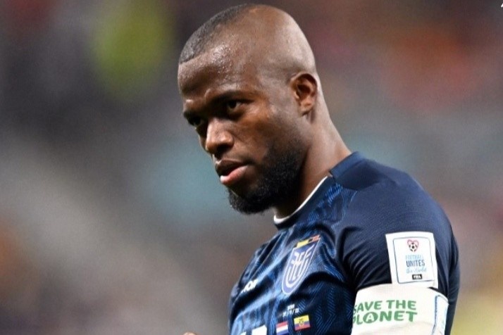 Tien dao Ecuador sanh ngang Messi va Ronaldo hinh anh