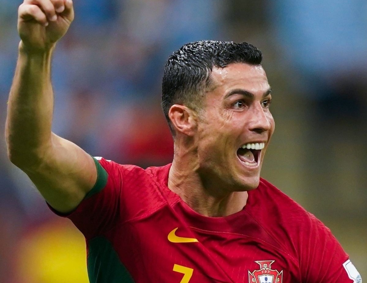 Cu bat nhay bat thanh cua Ronaldo hinh anh