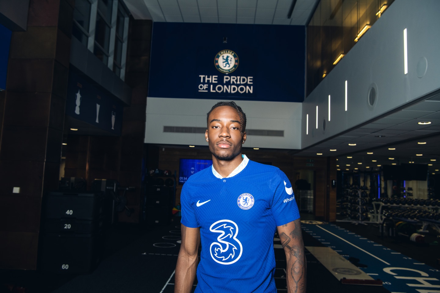 Hon 4.000 CDV Arsenal phan doi thuong vu chieu mo Madueke hinh anh