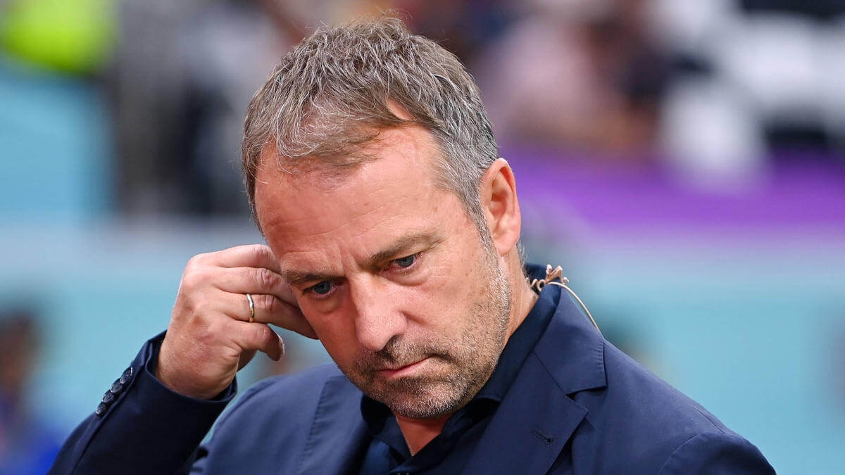 HLV tuyen Duc: 'Nguoi yeu bong da se muon Messi thang' hinh anh