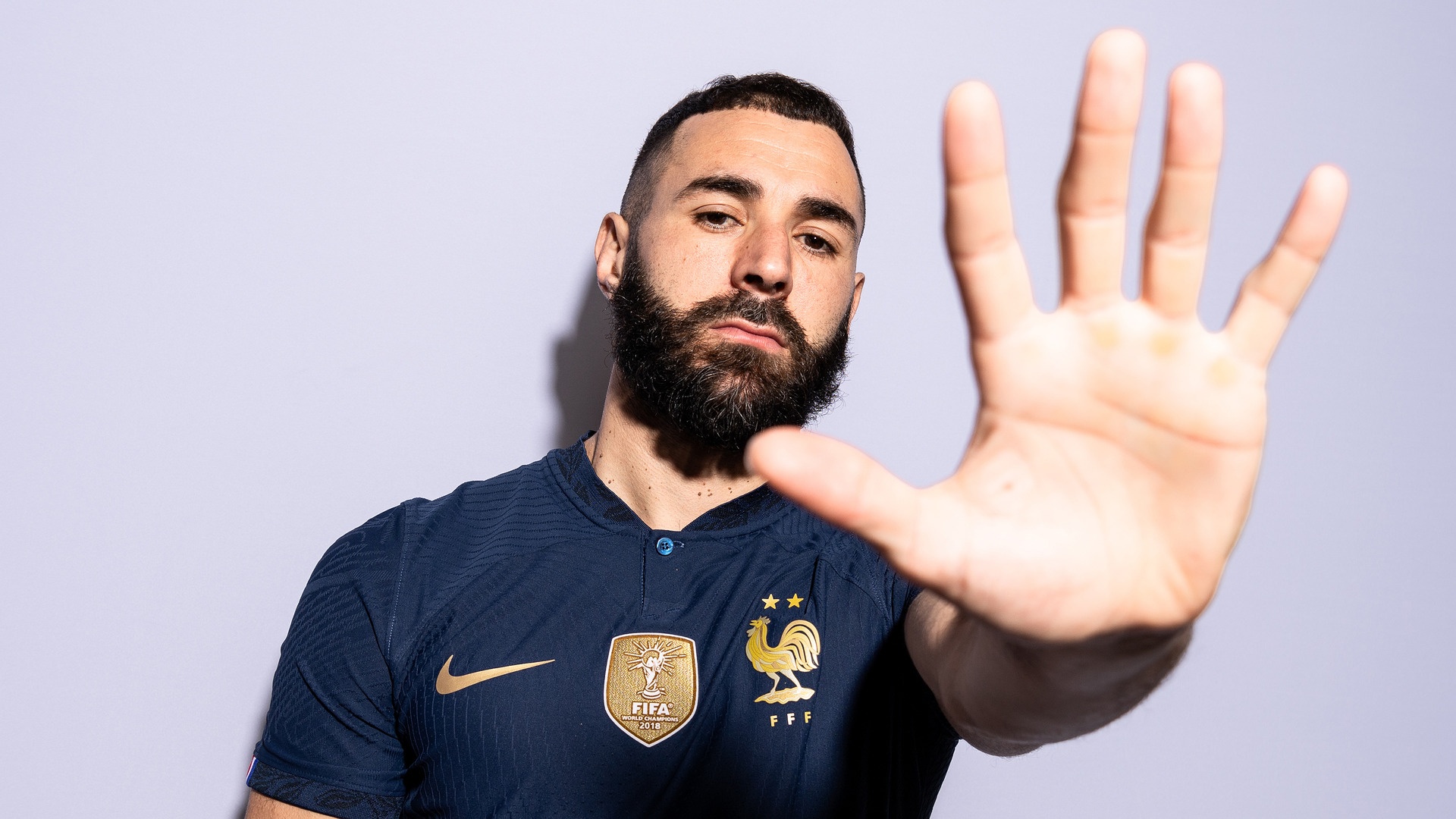 Tuyen bo cua Benzema phoi bay chia re o tuyen Phap hinh anh