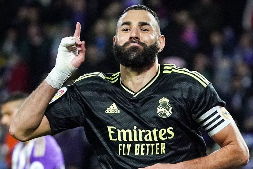 Benzema nhan luong 100 trieu euro/mua neu den Saudi Arabia hinh anh