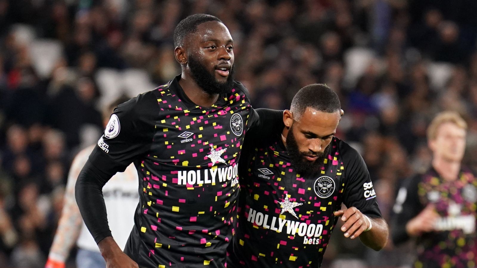 Brentford tiep tuc gay bat ngo o Ngoai hang Anh hinh anh