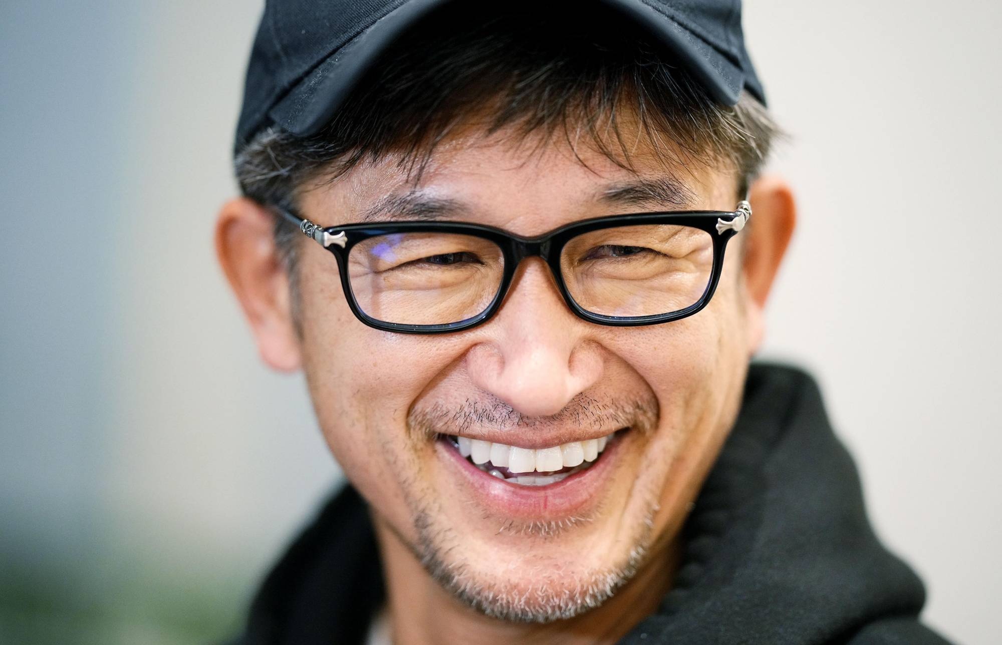 Huyen thoai Miura sang Bo Dao Nha thi dau o tuoi 55 hinh anh