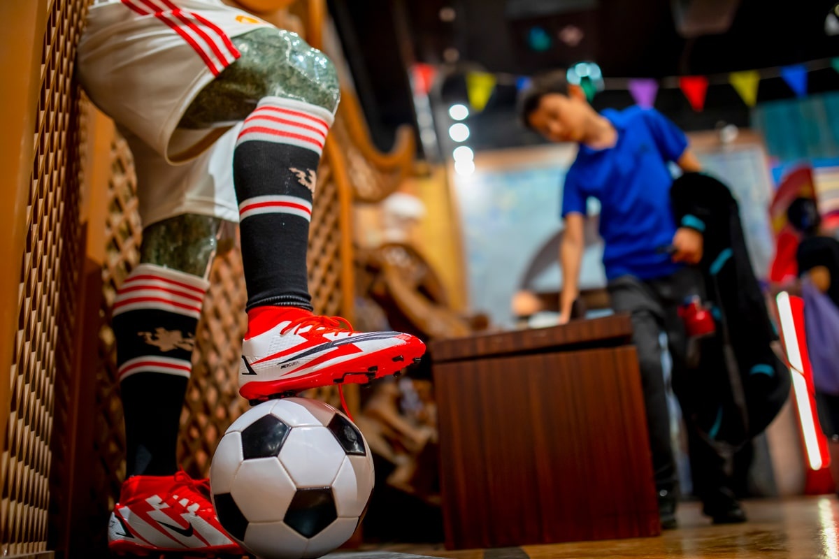 Chan gia cua Ronaldo gay sot tai Dubai hinh anh