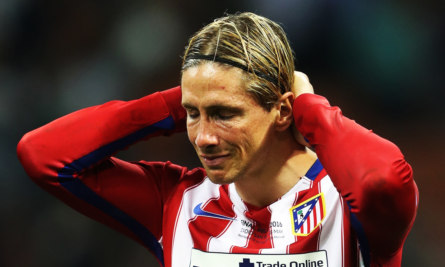 Dan tien dao Atletico tung khoac ao Chelsea hinh anh