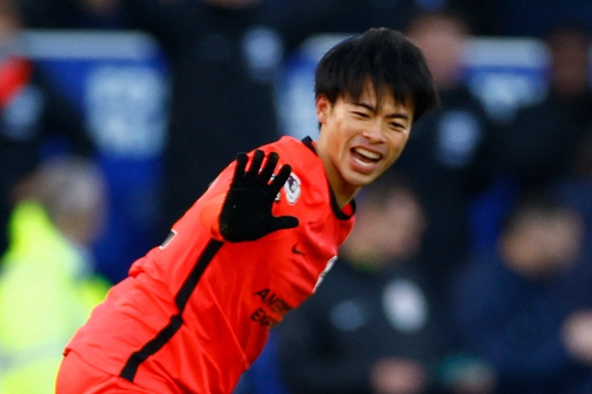 Mitoma tiep tuc gay an tuong tai Ngoai hang Anh hinh anh