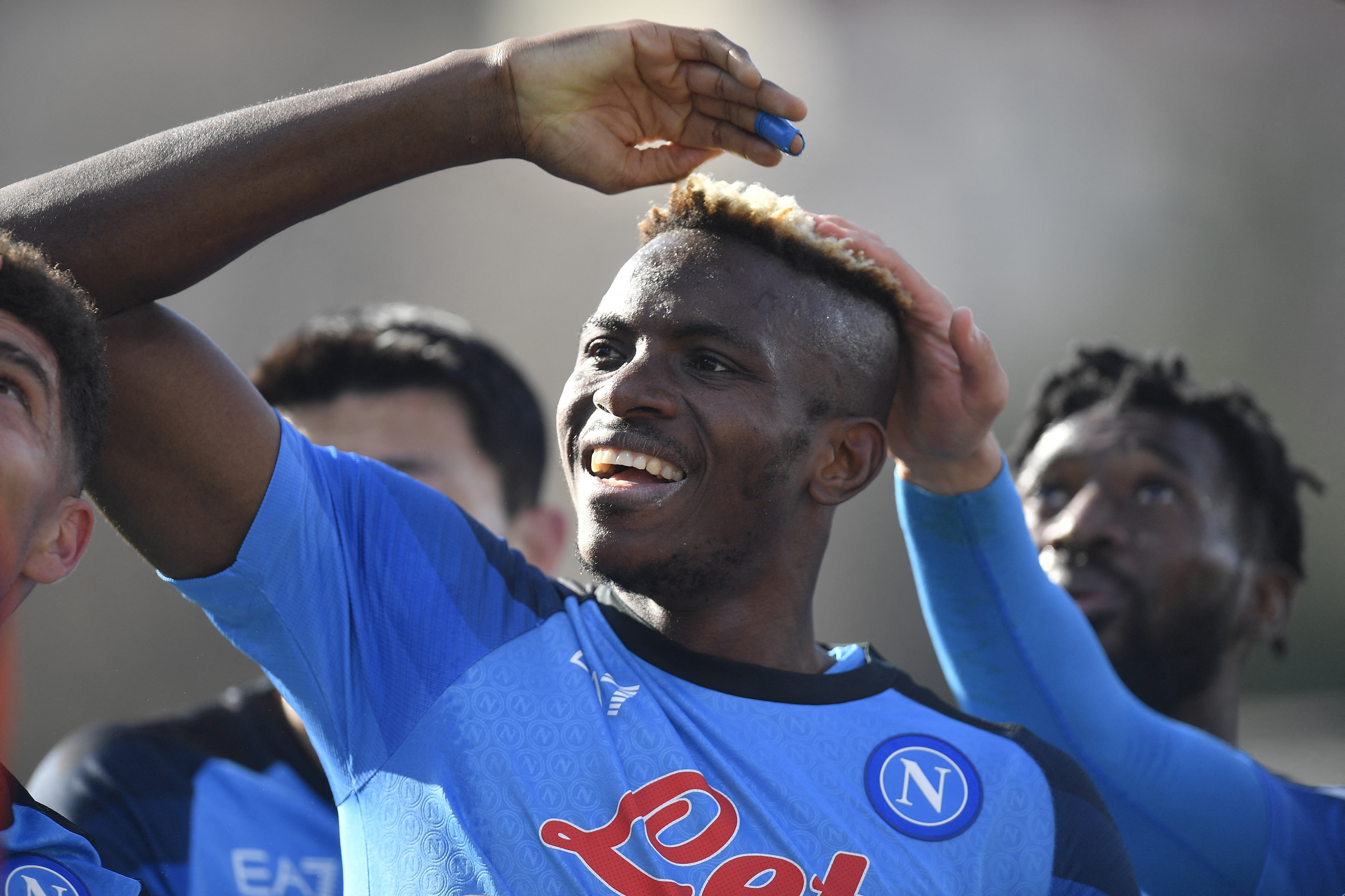 Napoli bo xa doi xep thu hai Serie A 16 diem hinh anh