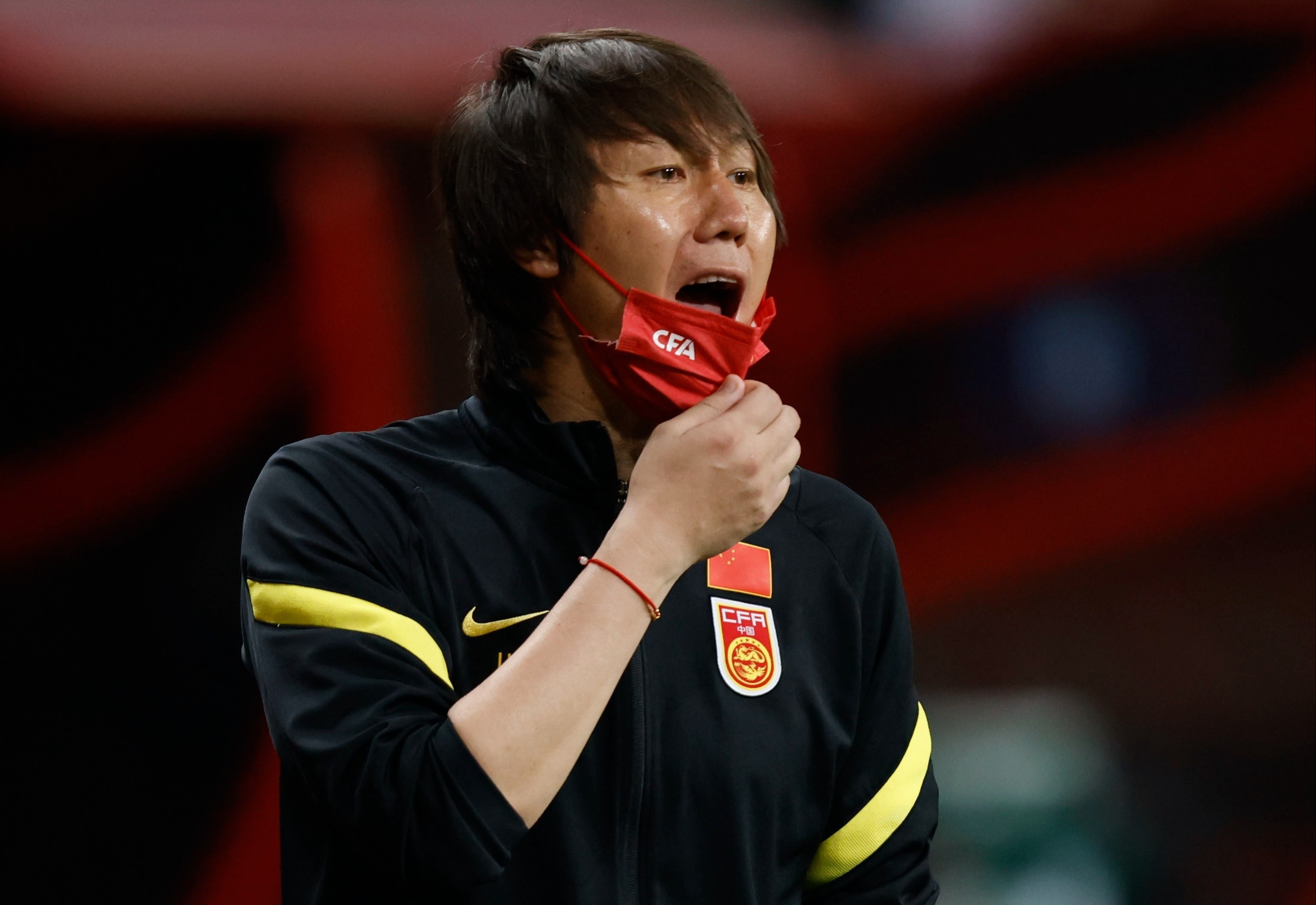 Bong da Trung Quoc chua thoat khoi be boi hinh anh