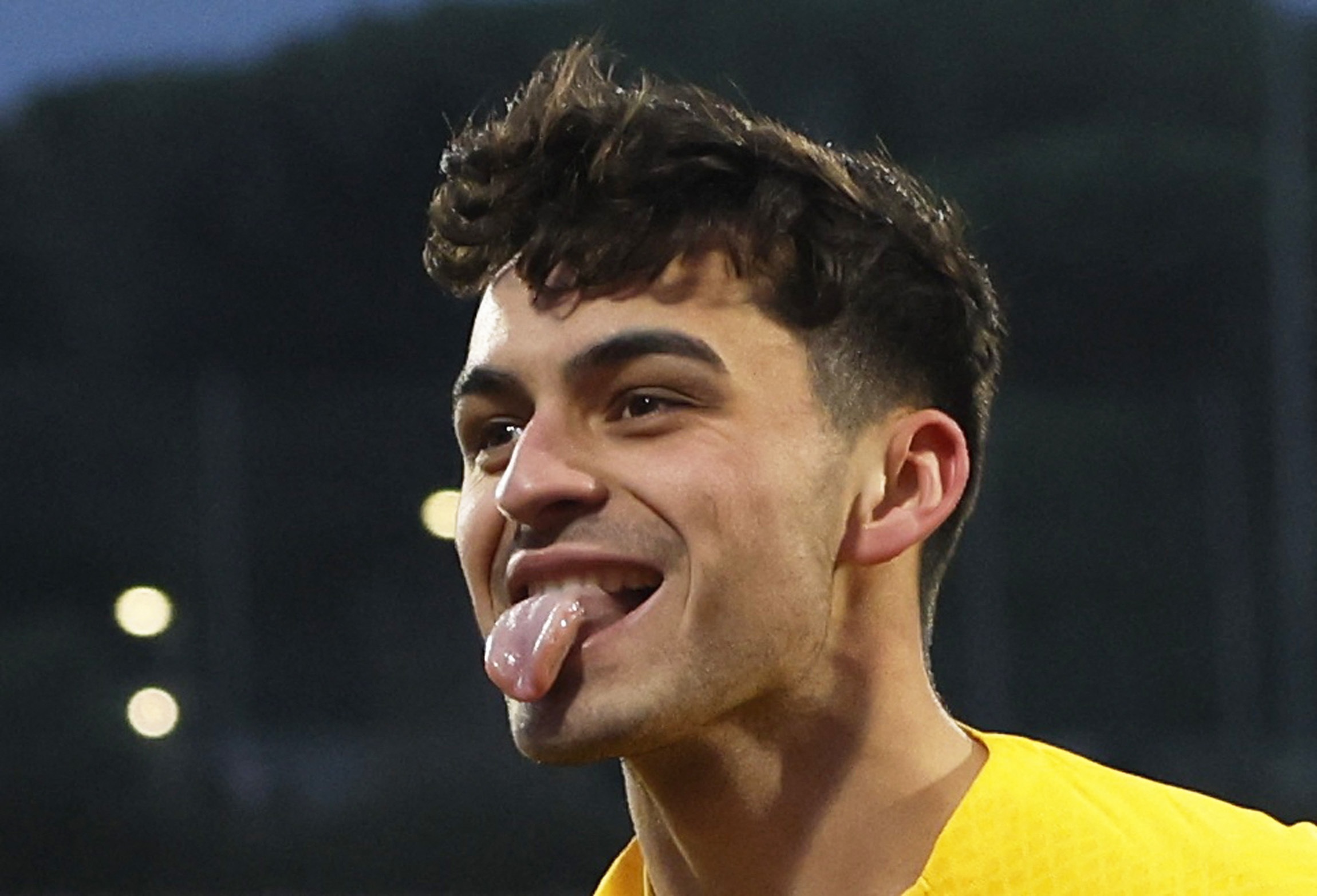 Cuu HLV Barca: 'Messi thich da voi Pedri hon vai cau thu khac' hinh anh