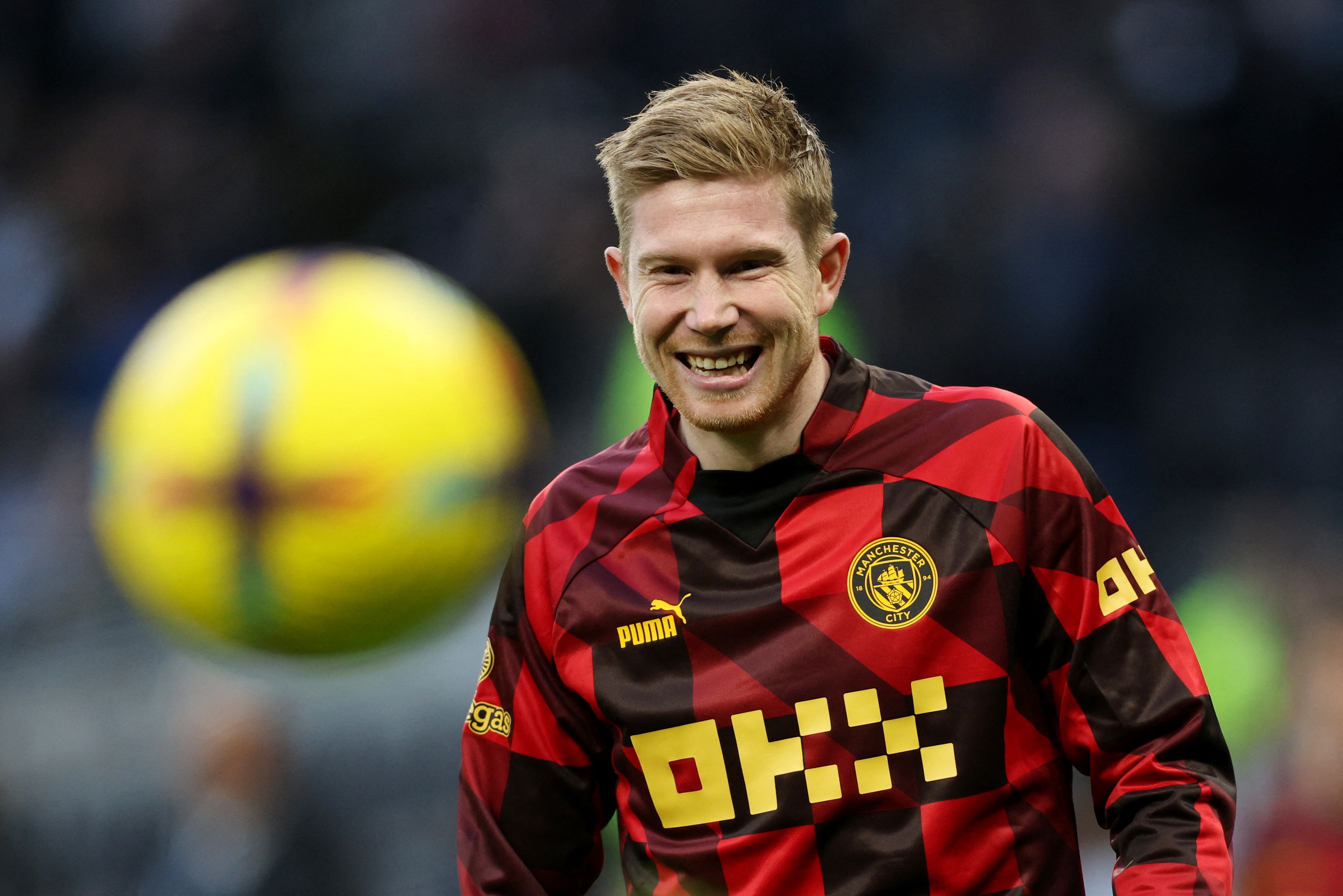 De Bruyne gay tranh cai hinh anh