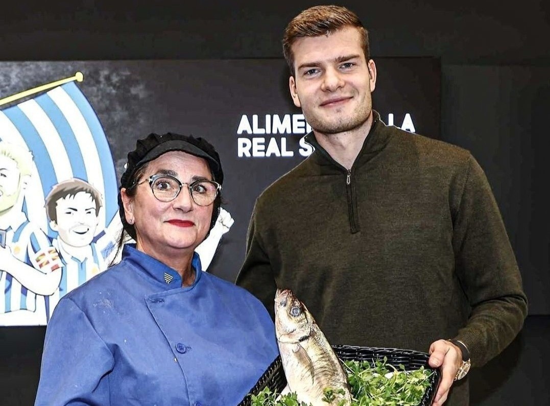 Dong doi cua Haaland duoc tang ca vi phong do xuat sac hinh anh