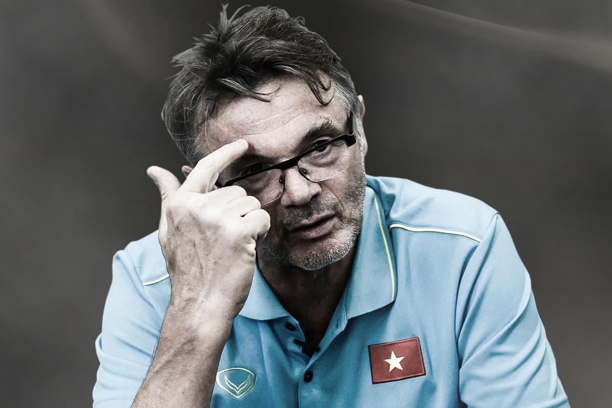 'Phu thuy trang' Troussier va hanh trinh truoc khi toi Viet Nam hinh anh