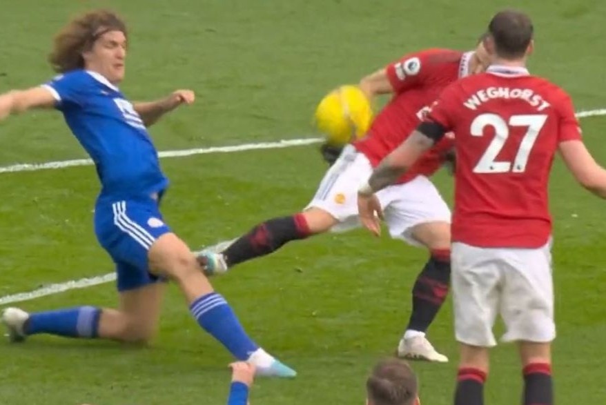 Sao MU may man vi khong bi duoi khoi san hinh anh