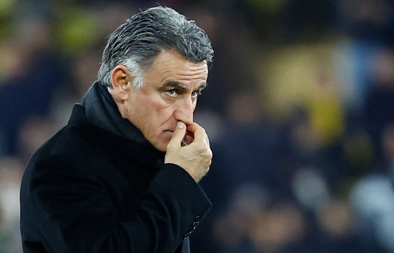 HLV PSG cai nhau voi co dong vien doi thu hinh anh