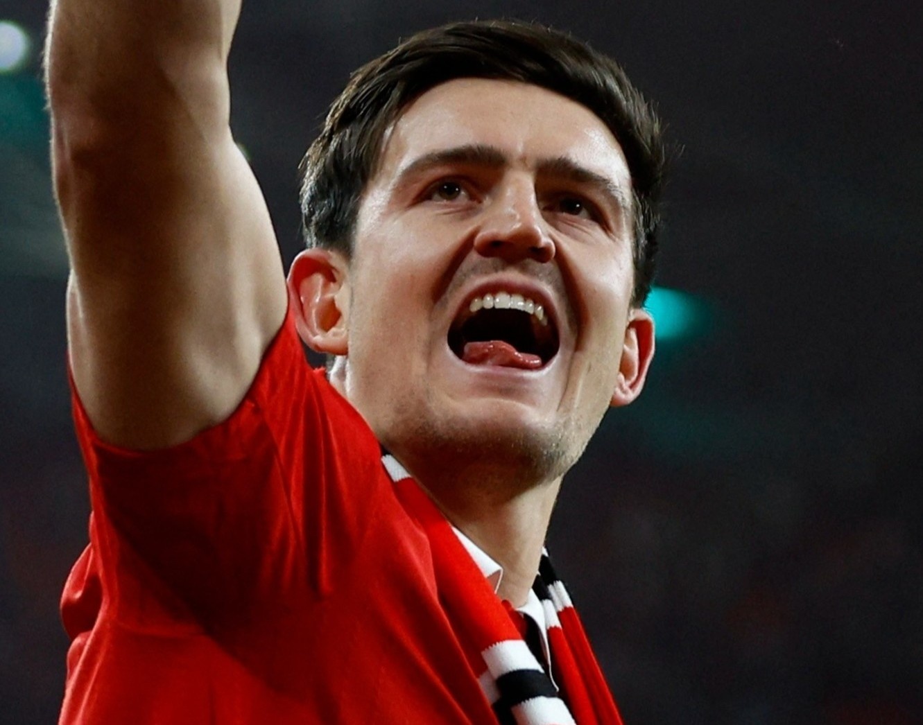 MU phai ra quyet dinh som voi Maguire hinh anh