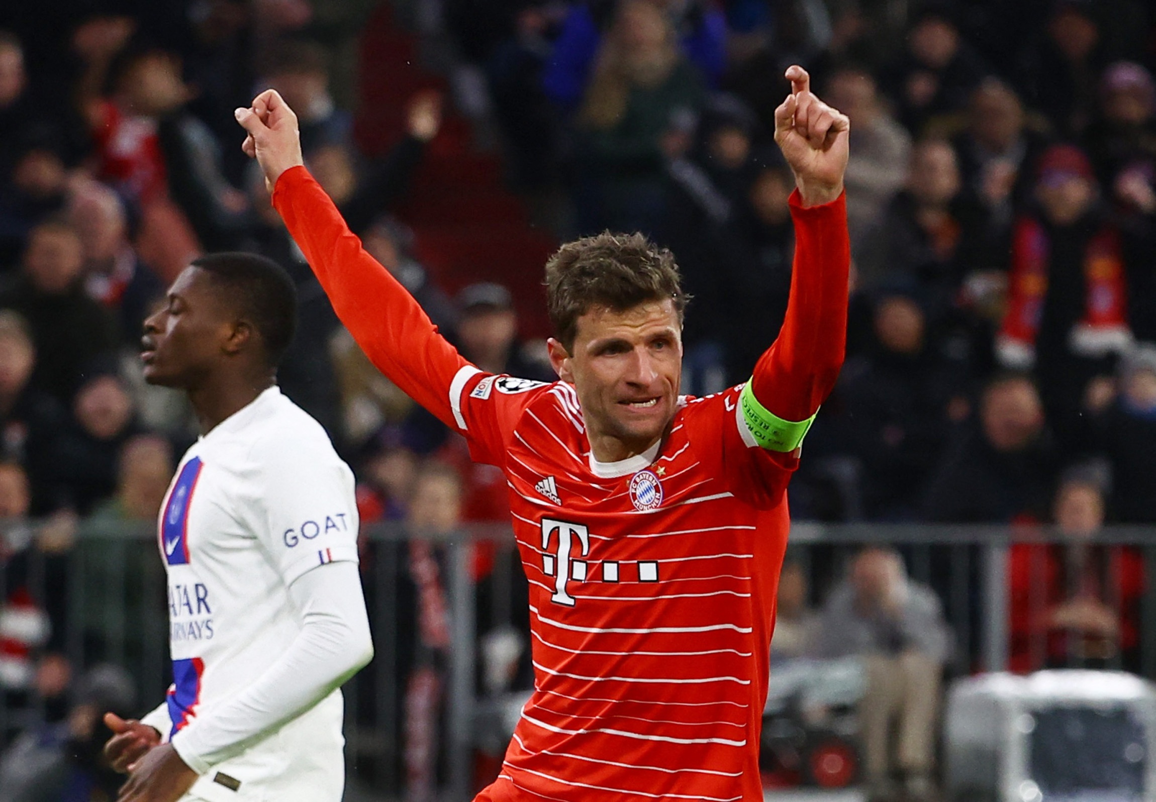 Muller: Bayern chi ngan Ronaldo, luon thang Messi hinh anh