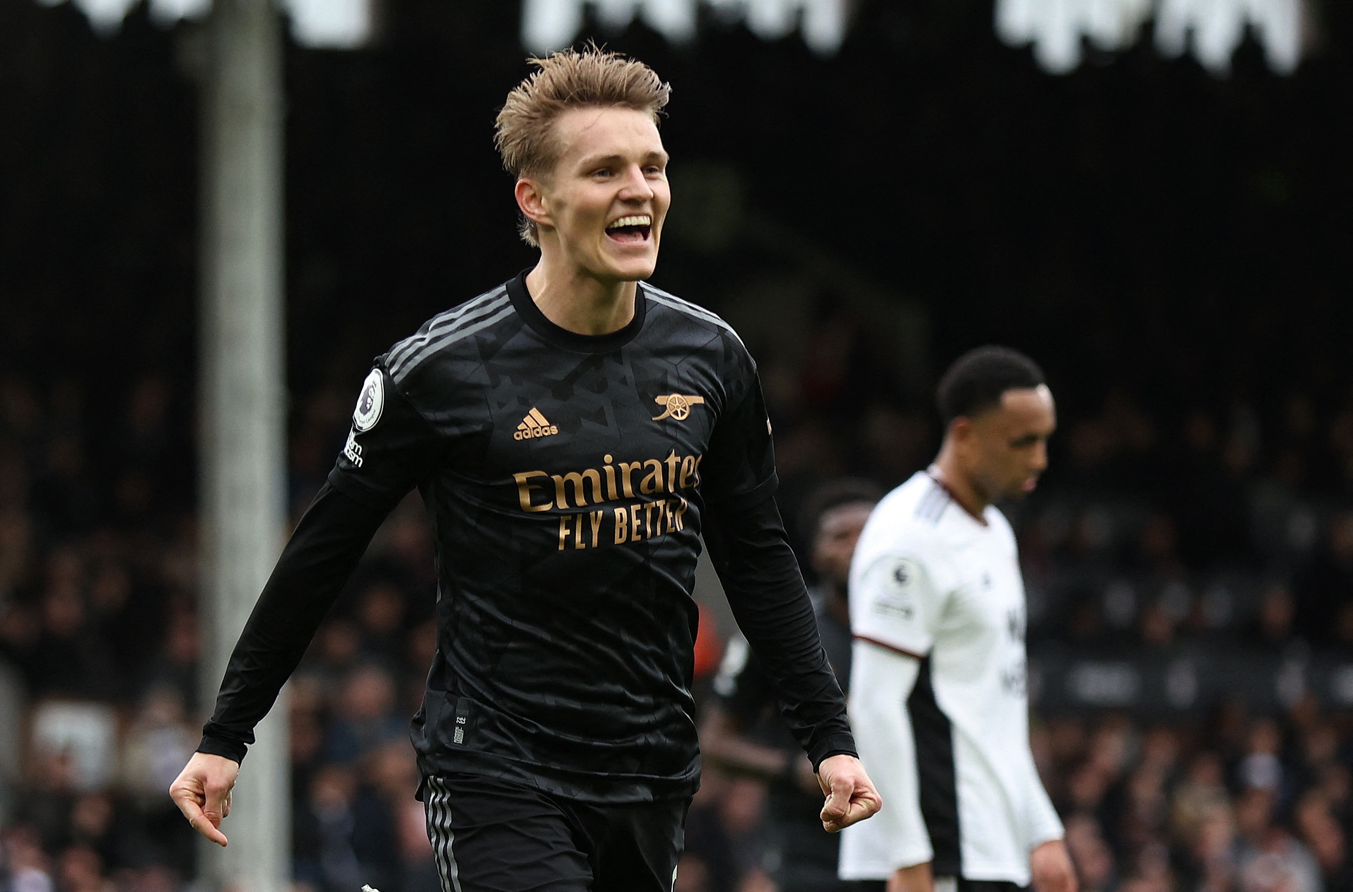 Trossard lap hat-trick kien tao, Arsenal vui dap Fulham hinh anh