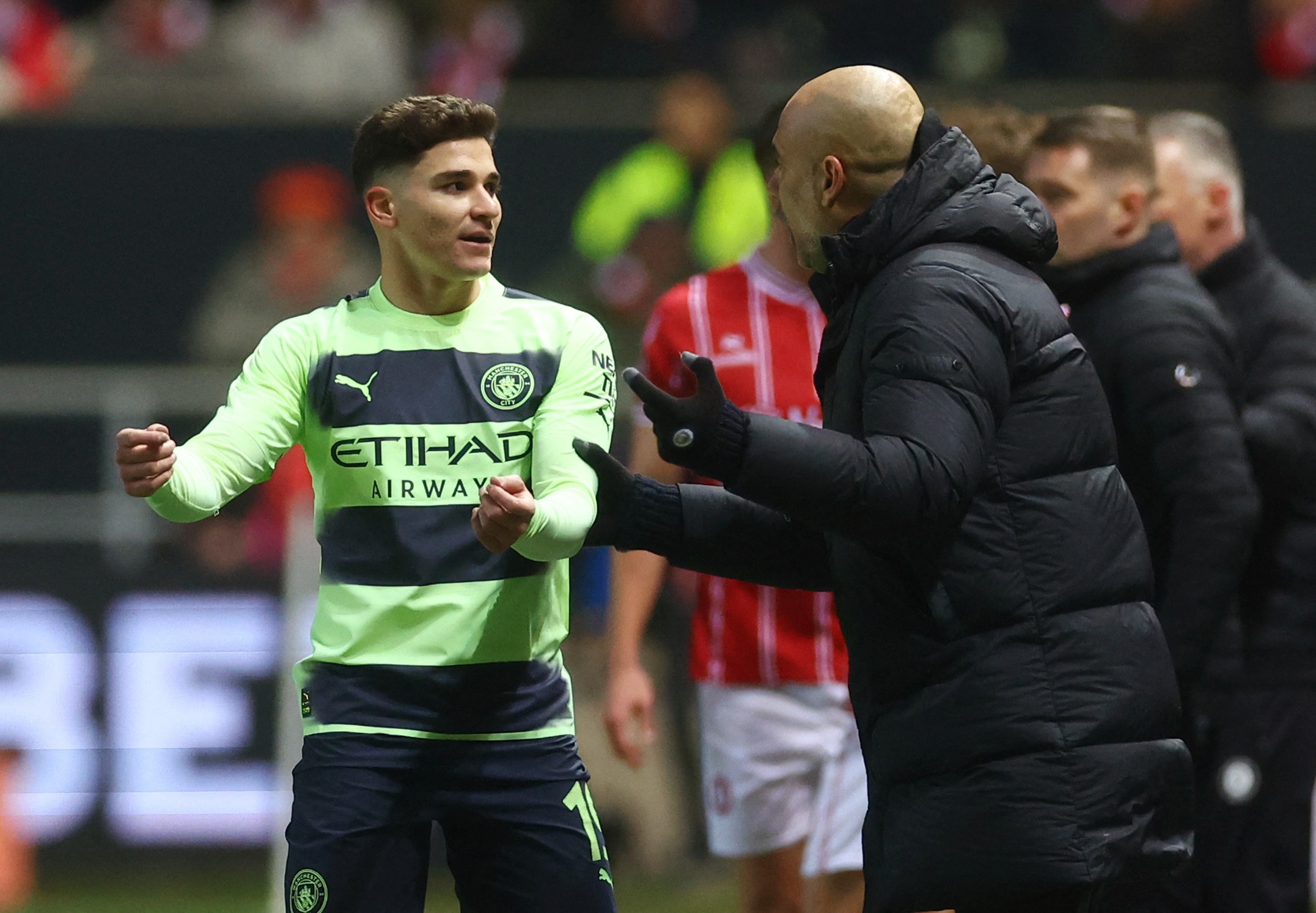 Man City trao thuong lon cho Alvarez hinh anh