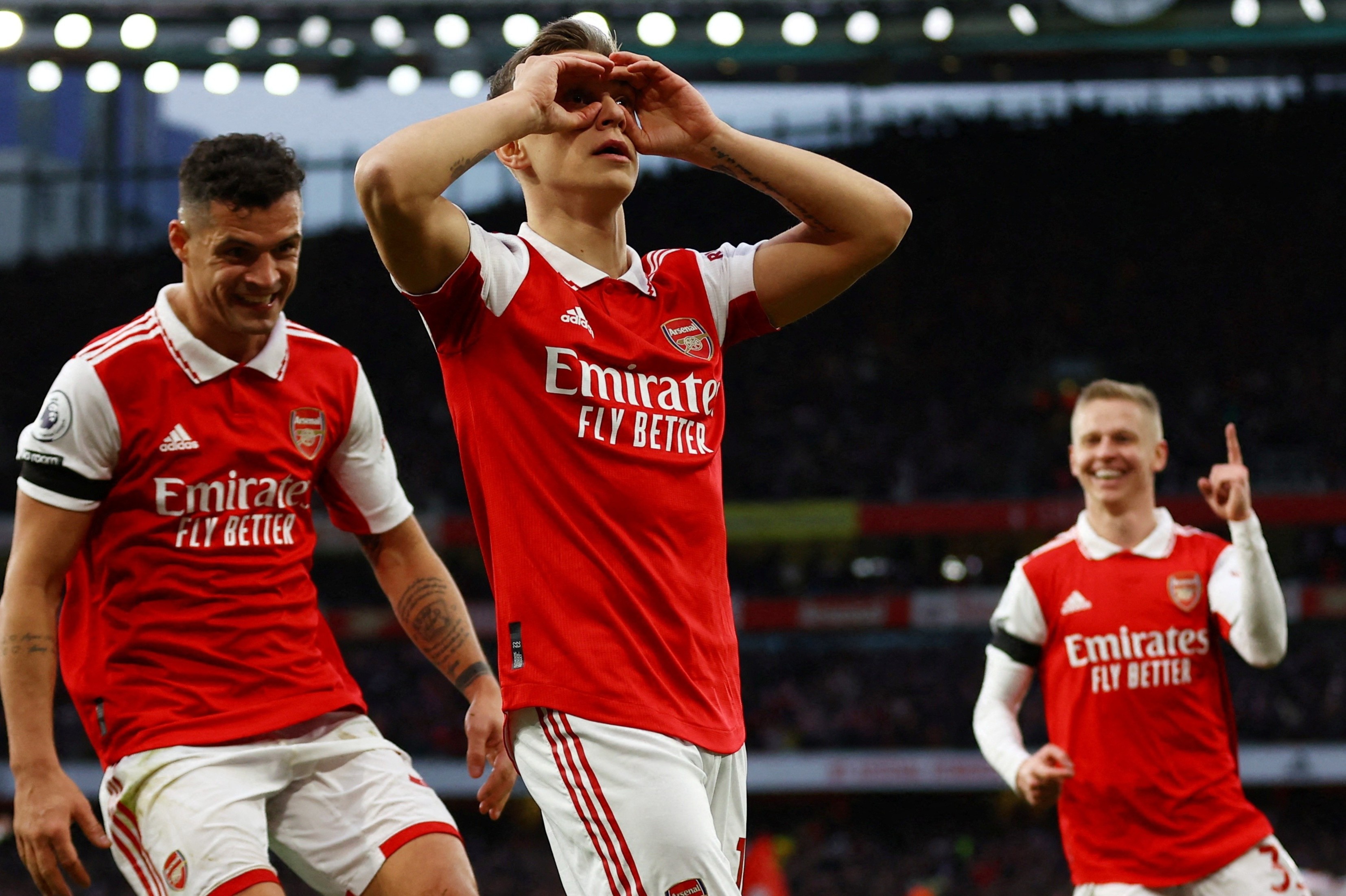 Trossard dat xat ra mieng hinh anh