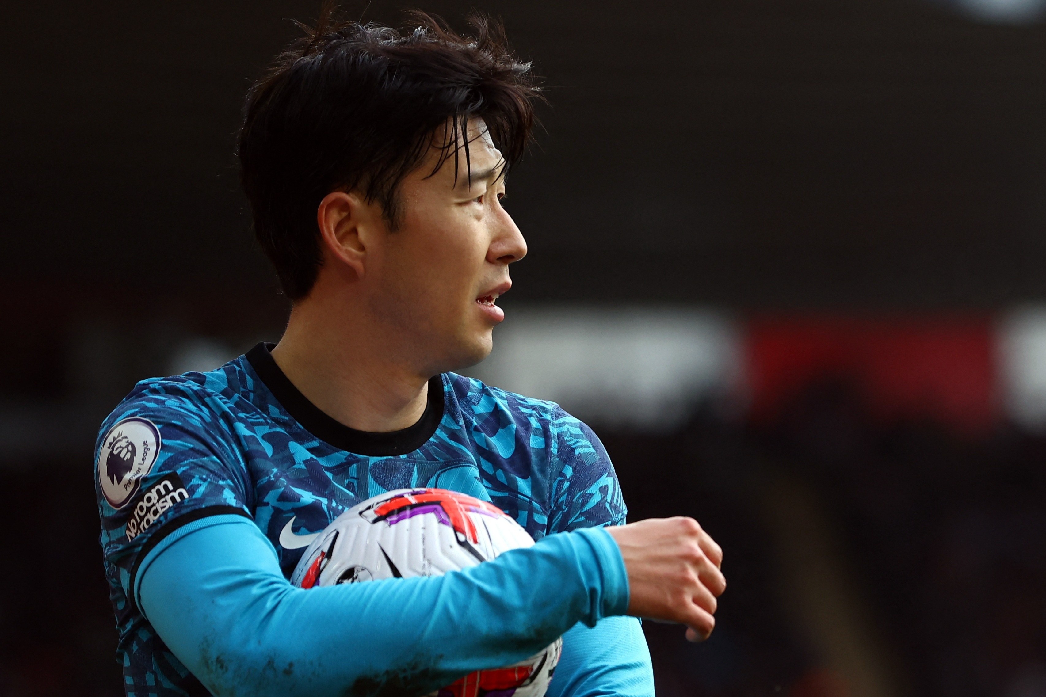 Phat bieu soc cua Conte day Tottenham vao hon loan hinh anh