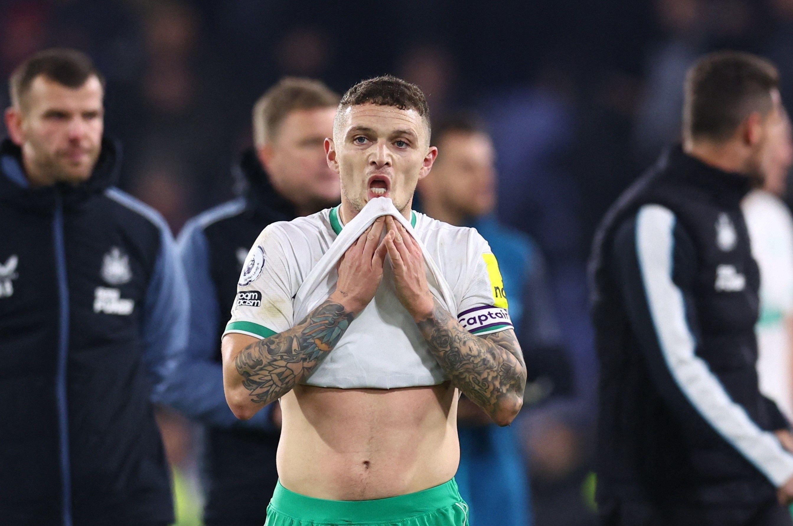 Newcastle can tranh vet xe do cua Arsenal hinh anh