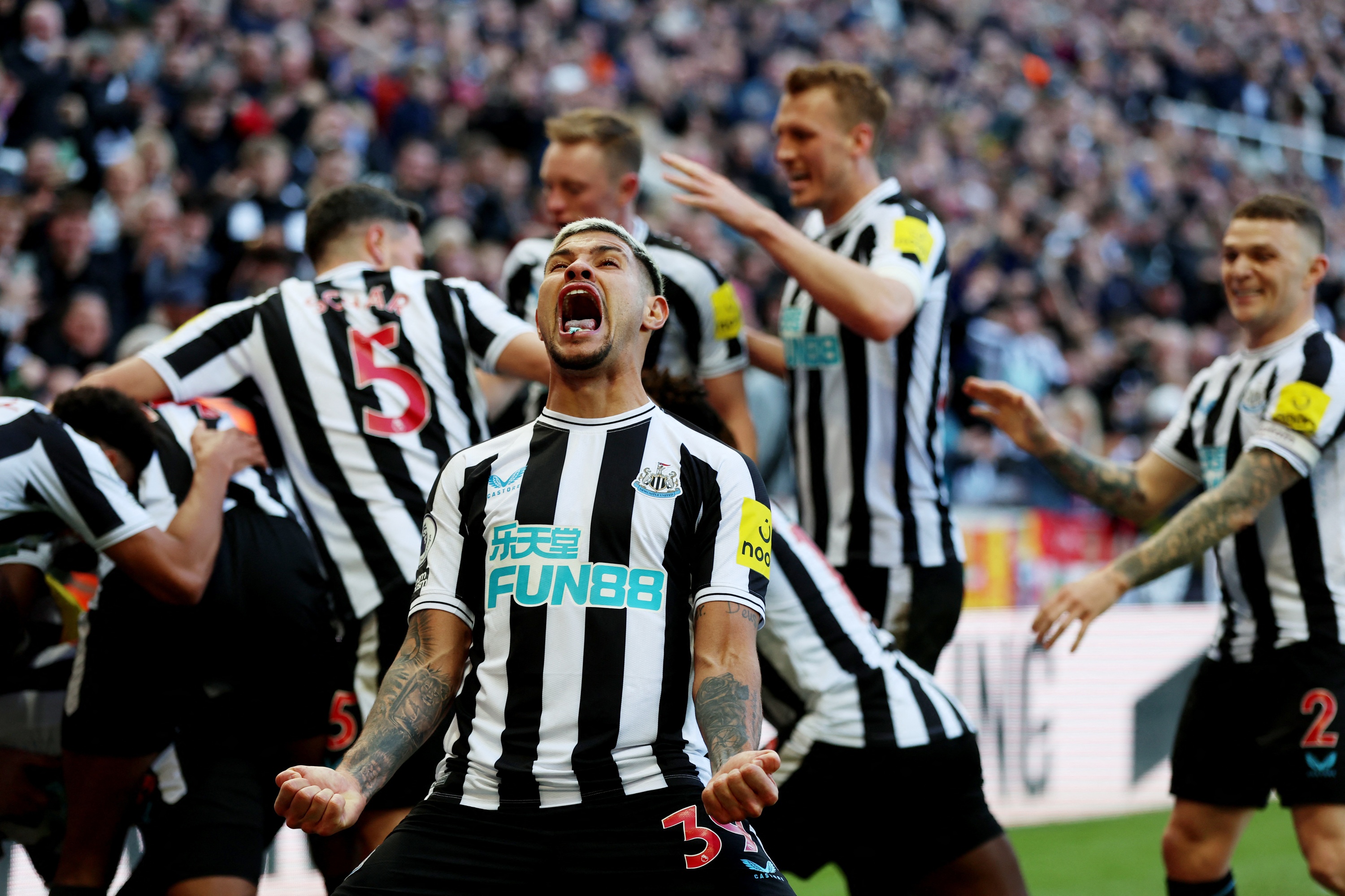 Newcastle doi doi nho gioi chu Saudi Arabia hinh anh