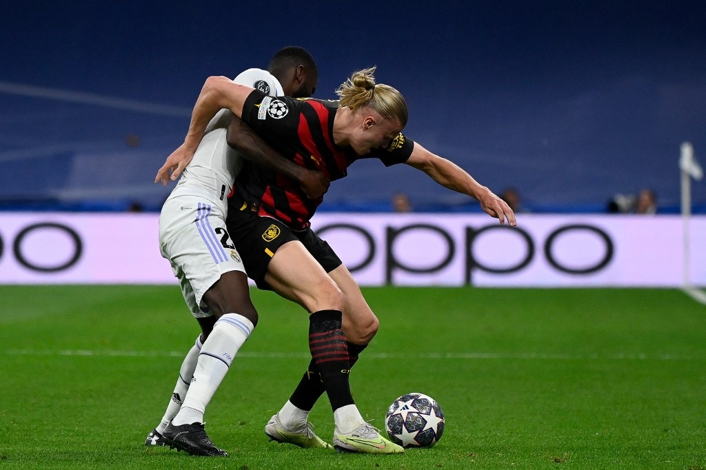 'Bat chet' Haaland, Rudiger tao ra xu huong phong ngu moi hinh anh