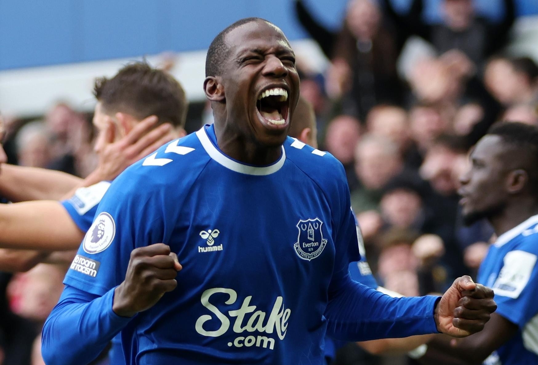 Everton thang nghet tho, Leicester va Leeds xuong hang hinh anh